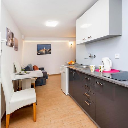 Apartments&Room Silvana Rovinj Buitenkant foto